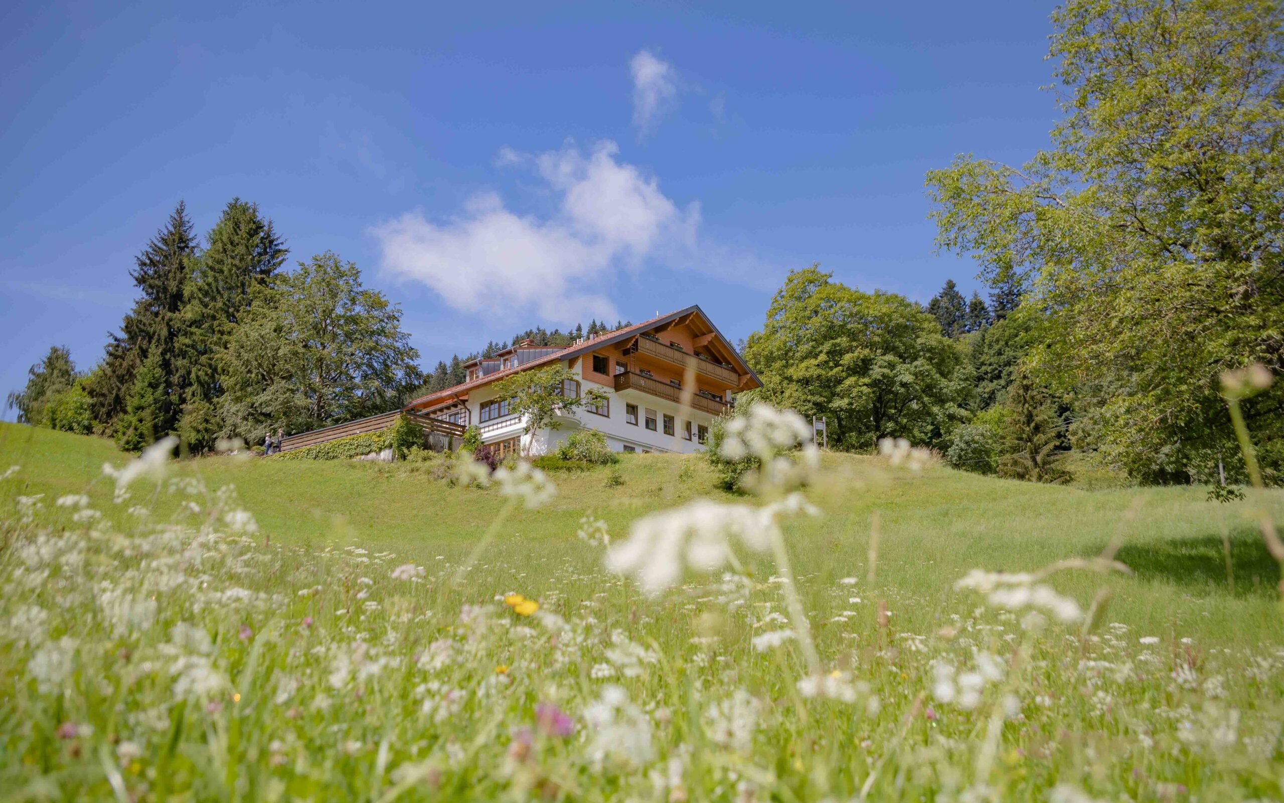 Blick von unten auf das Retreat Center