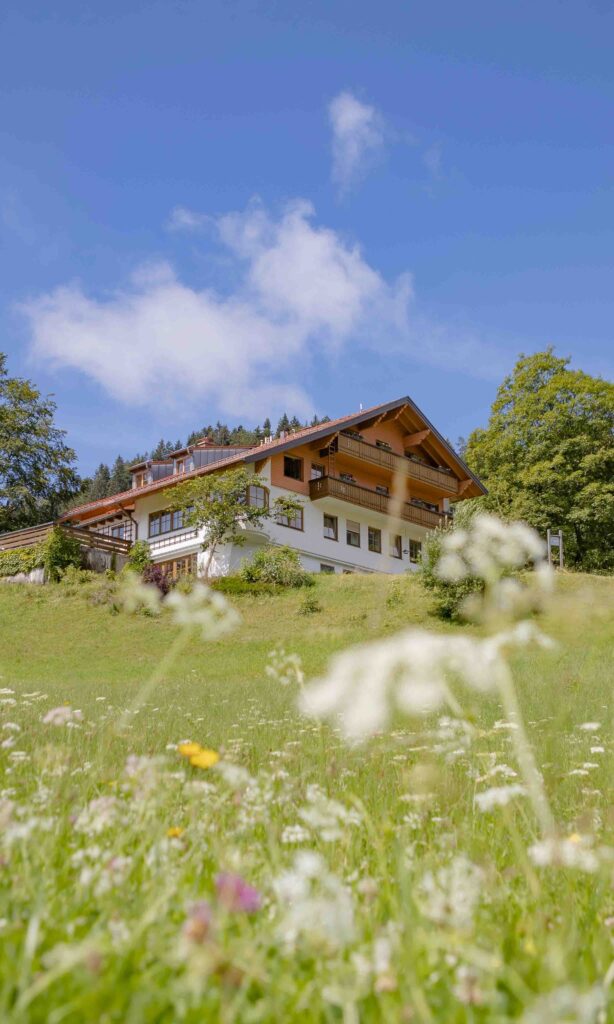 Blick von unten auf das Retreat Center