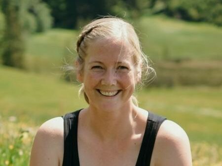 Porträt von Yogalehrerin Rqamona Schneider