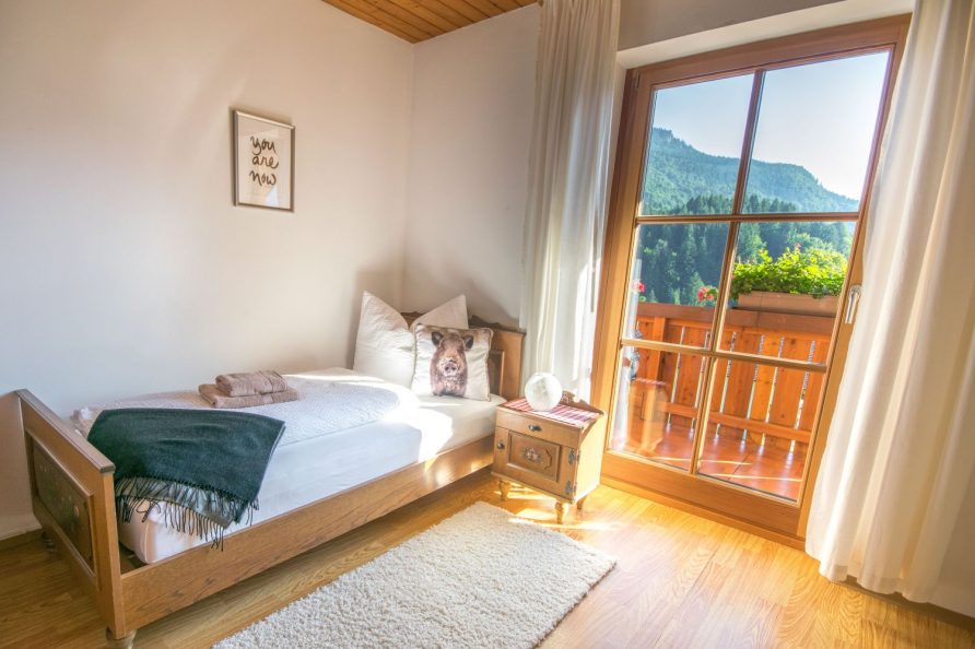 Einzelzimmer mit Balkon
