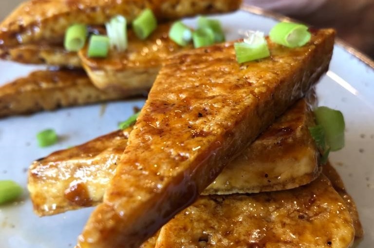 Wir kochen: Knuspertofu mit koreanischer BBQ-Sauce